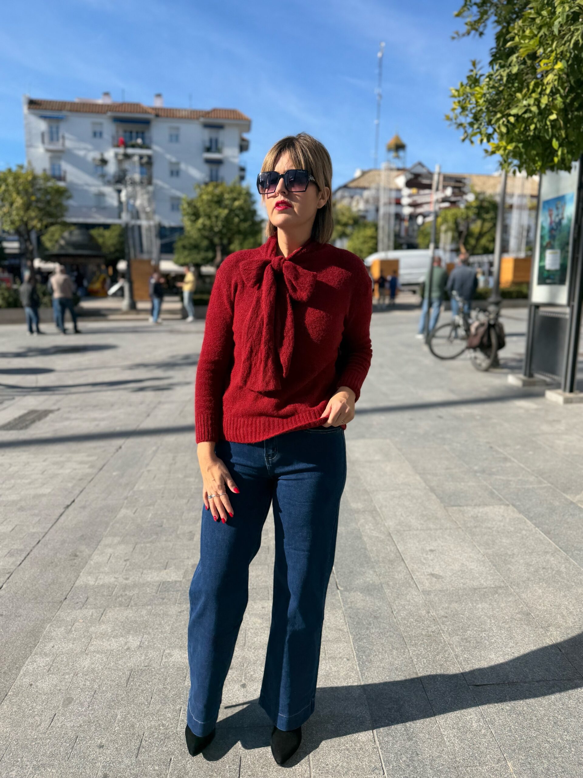 Jersey cuello lazo burdeos. - Imagen 2