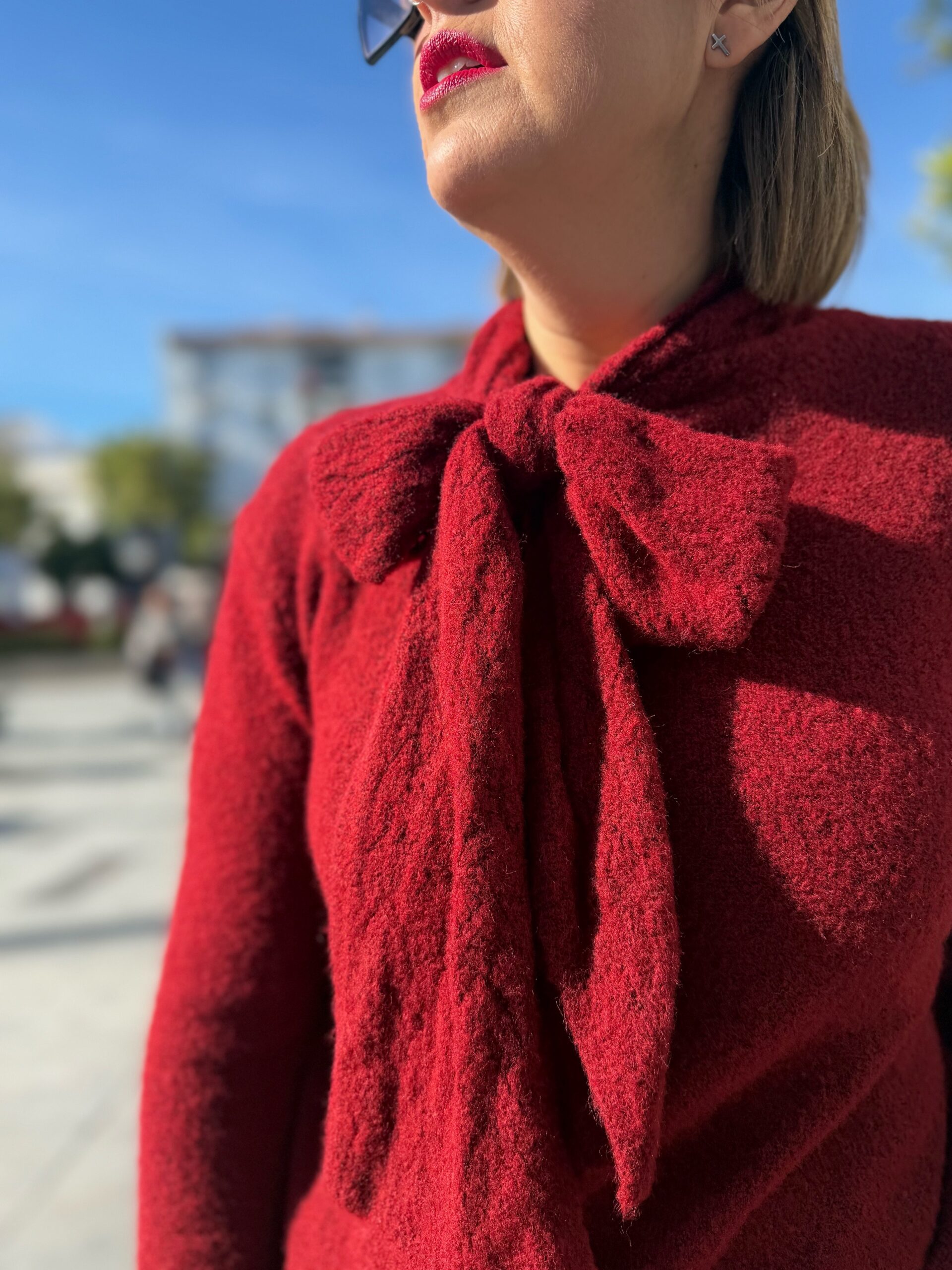 Jersey cuello lazo burdeos. - Imagen 3