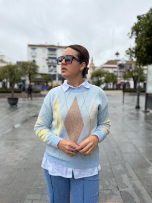 Jersey maxi-rombo celeste.