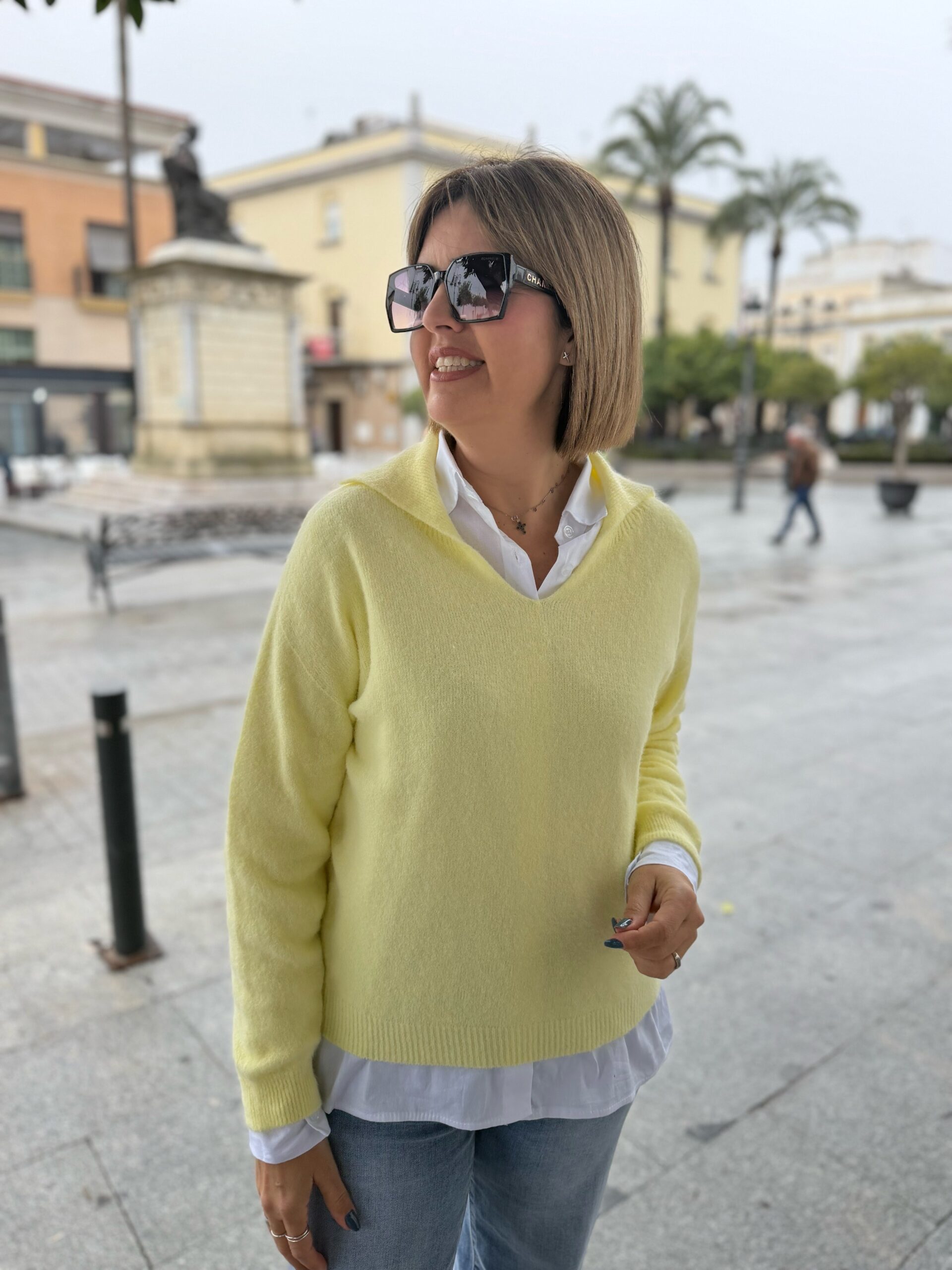 Jersey cuello pollo amarillo. - Imagen 4