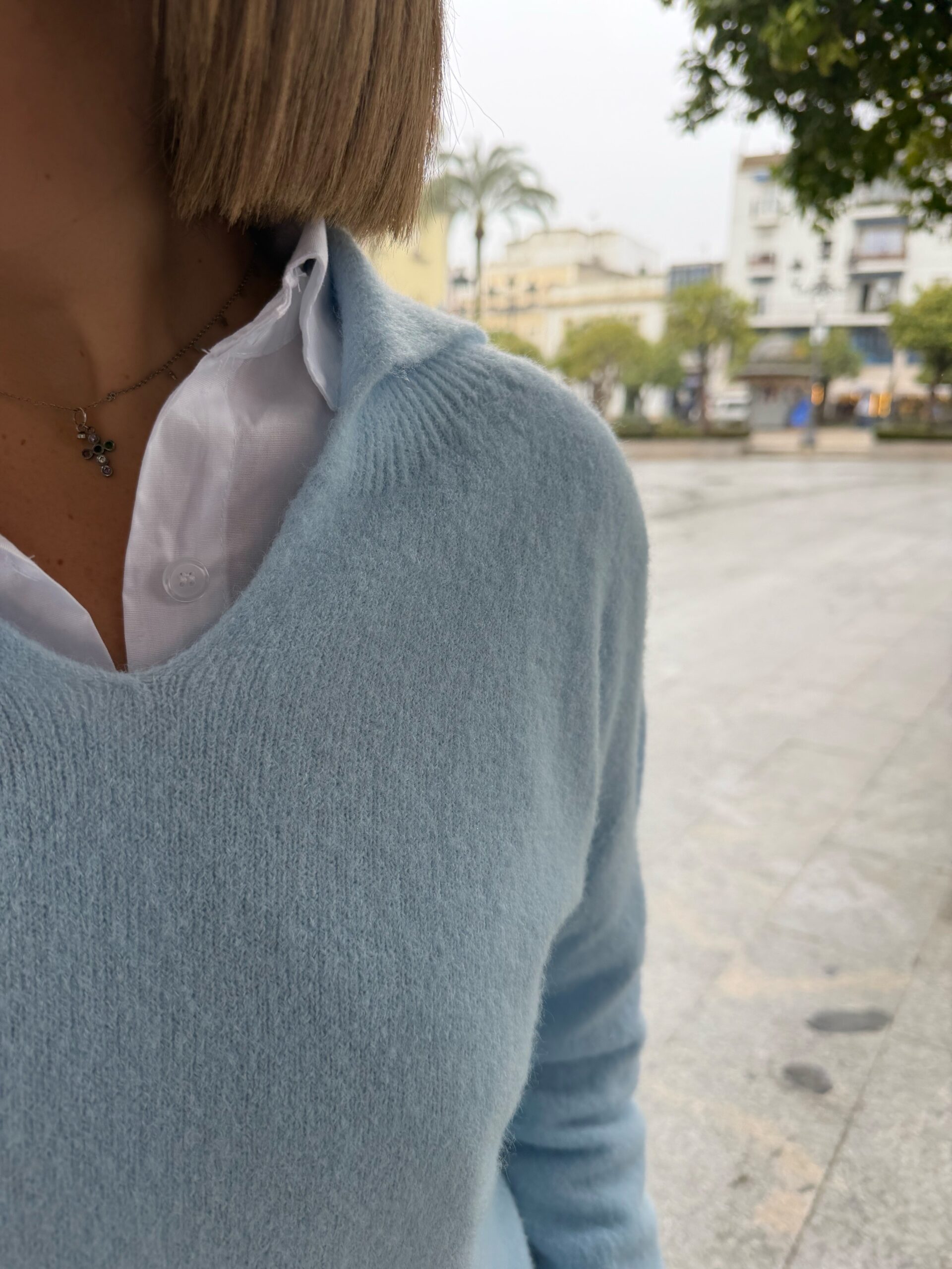 Jersey cuello polo celeste. - Imagen 2