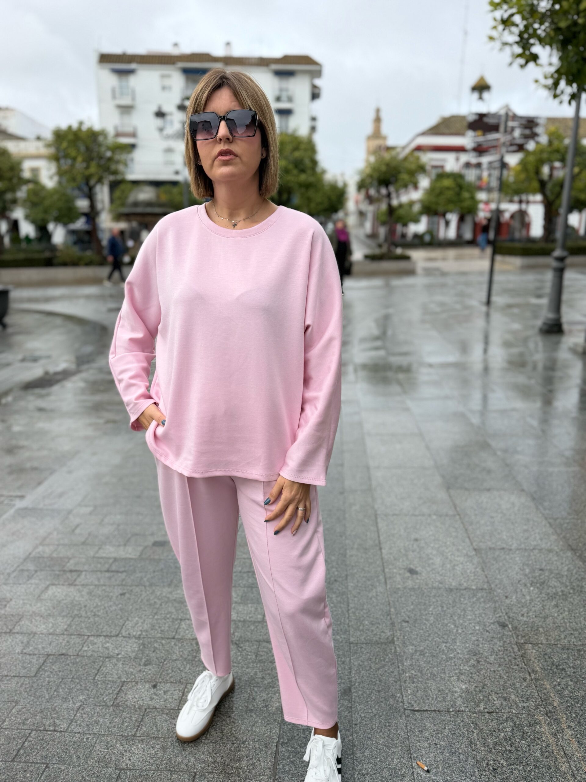 Conjunto Cold Flow rosa. - Imagen 4