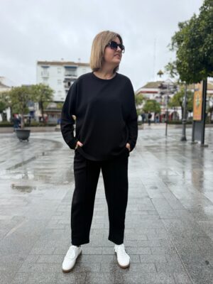 Conjunto Cold Flow negro.