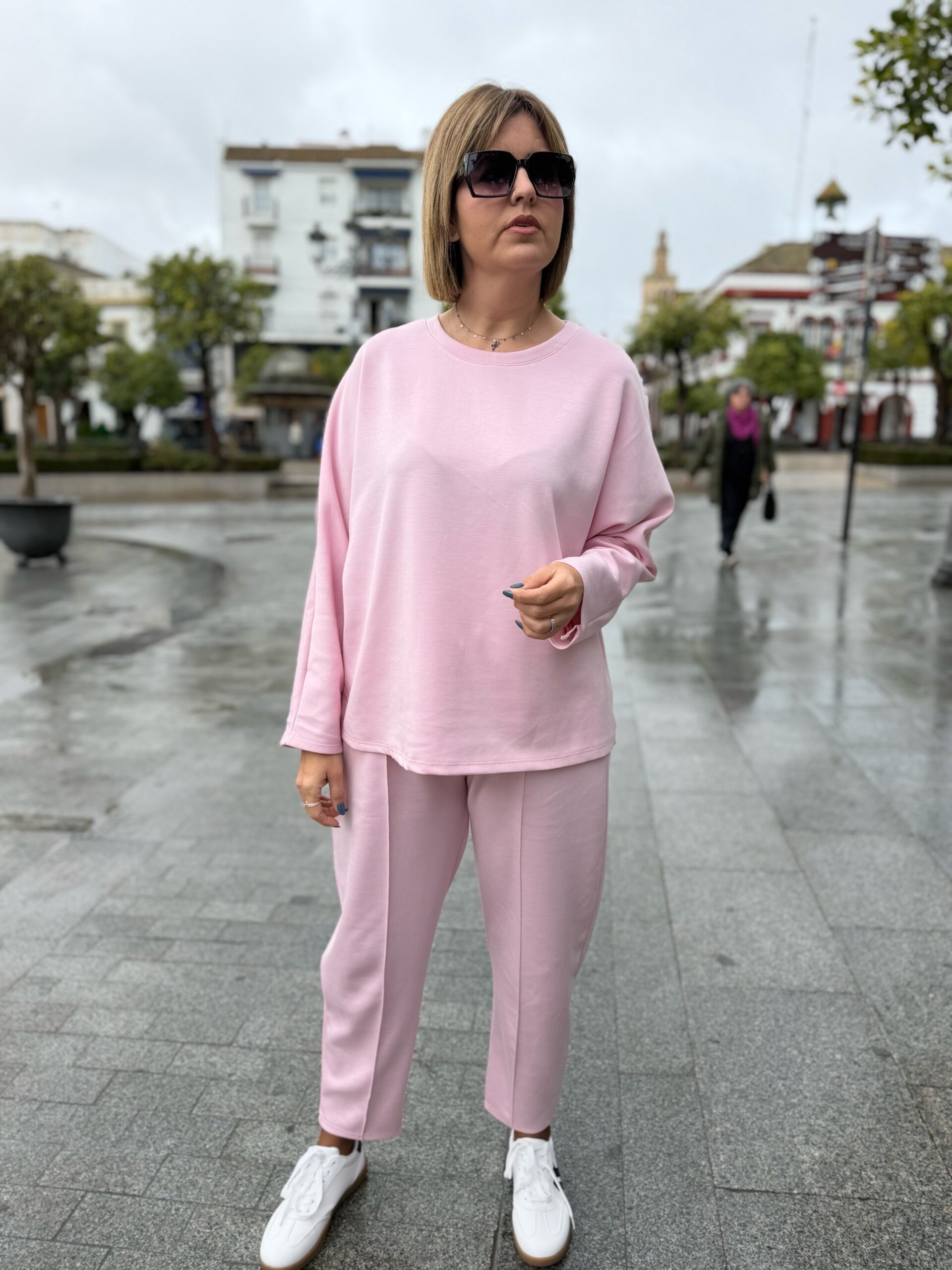 Conjunto Cold Flow rosa. - Imagen 3