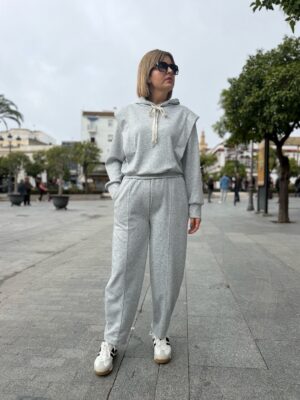 Conjunto Air Flow gris.