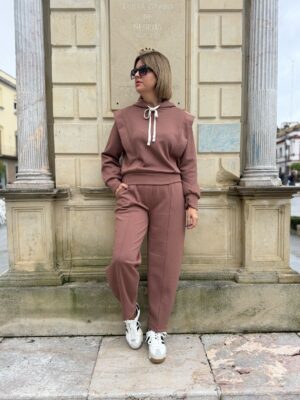 Conjunto Air Flow marrón.