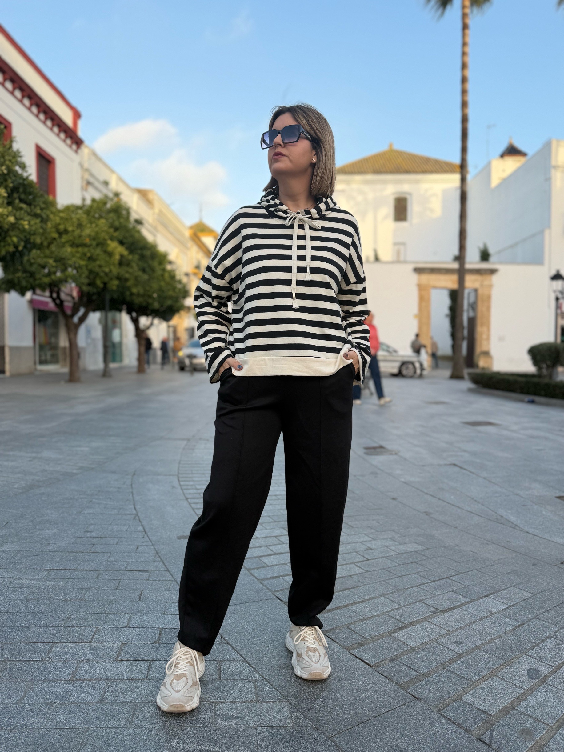 Sudadera Venecia negro. - Imagen 3