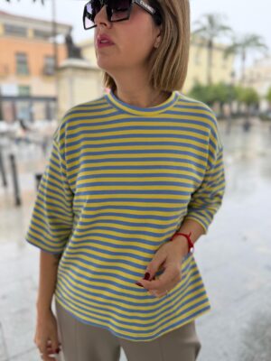 Camiseta multi raya amarilla.