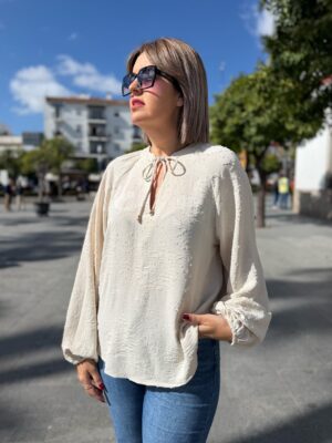 Camisa plumeti beige.