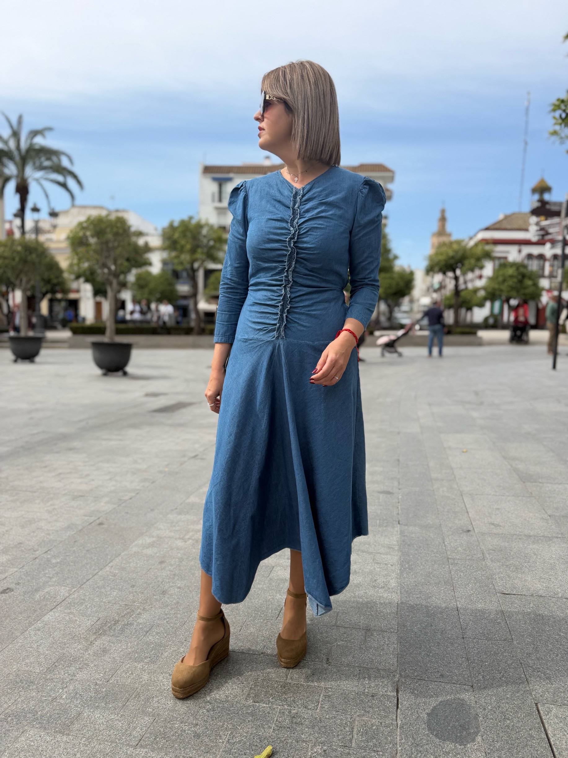 Vestido vaquero efecto cuerpazo (color medio). - Imagen 3