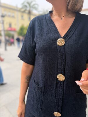 Conjunto Aire fresco tribotón azul marino.