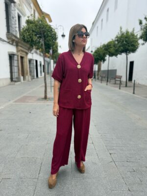 Conjunto Aire fresco tribotón burdeos.