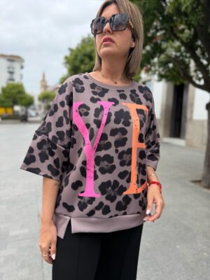 Maxi sudadera manga corta Yeah taupe.