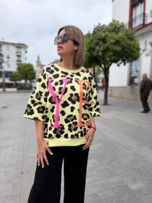 Maxi sudadera Yeah amarilla.