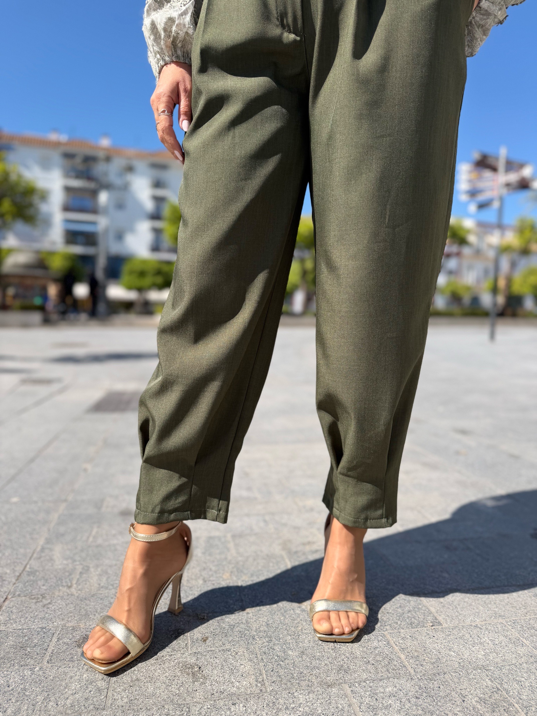 Pantalón Milano verde kaki. - Imagen 3