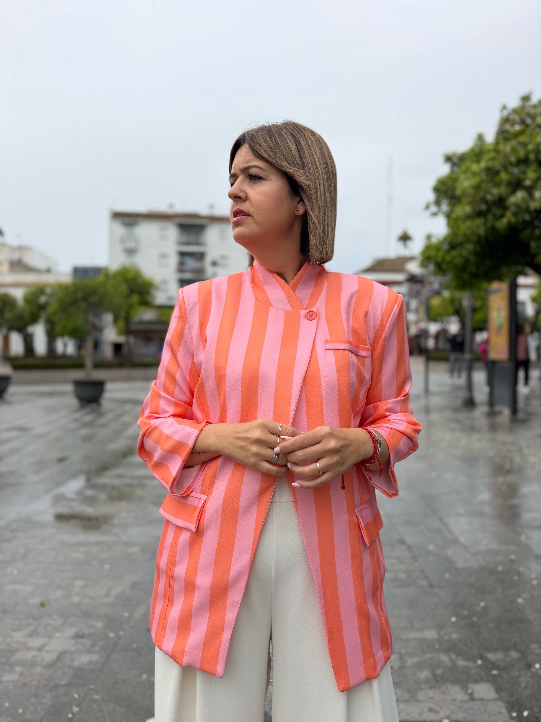 Blazer cuello botón rayas. - Imagen 5