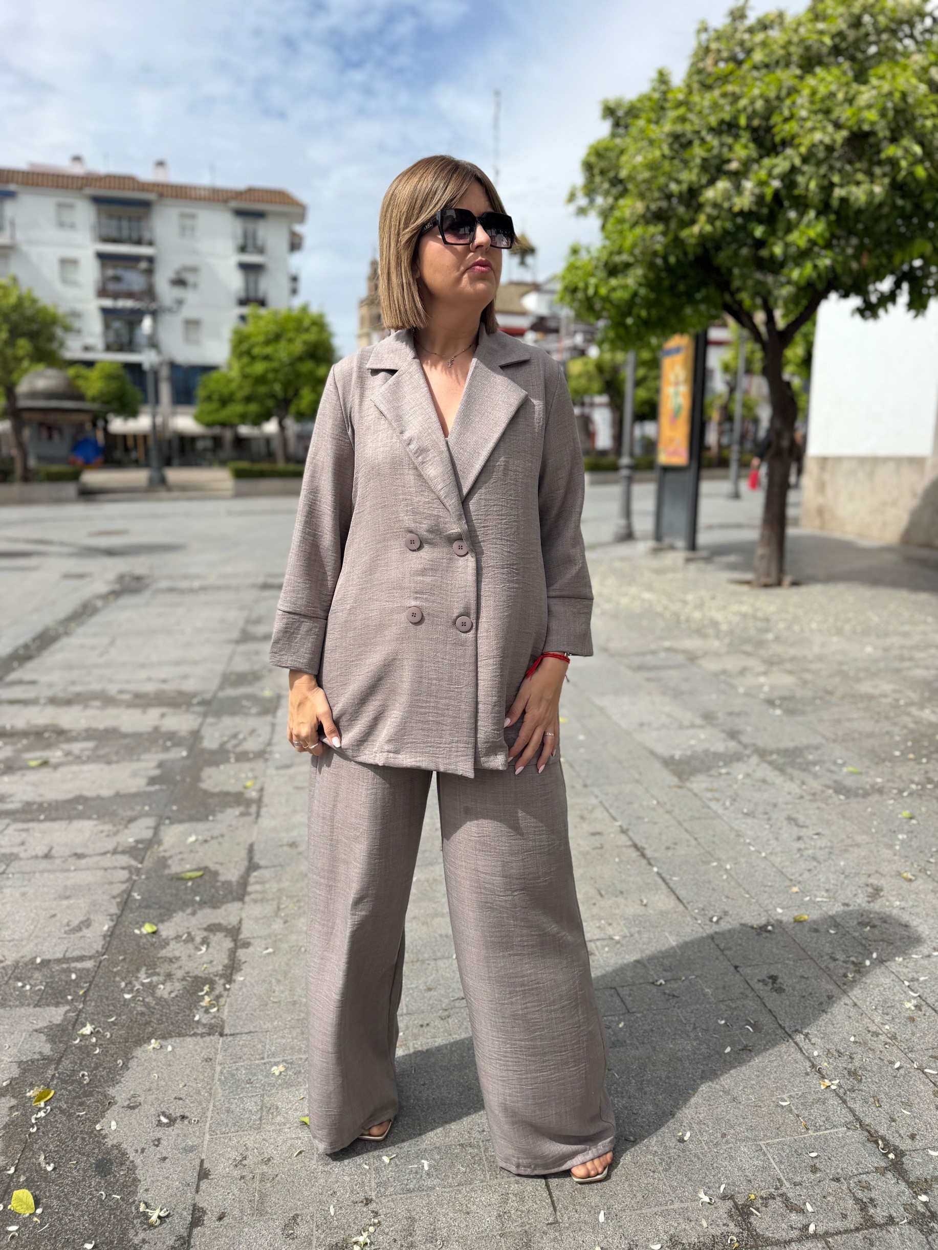 Conjunto Siena Elegance taupe.