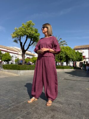 Conjunto lino Aura granate.