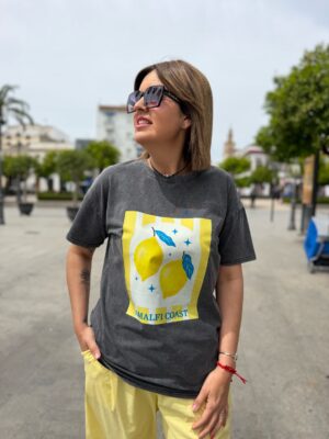 Camiseta gris desgastada limones.