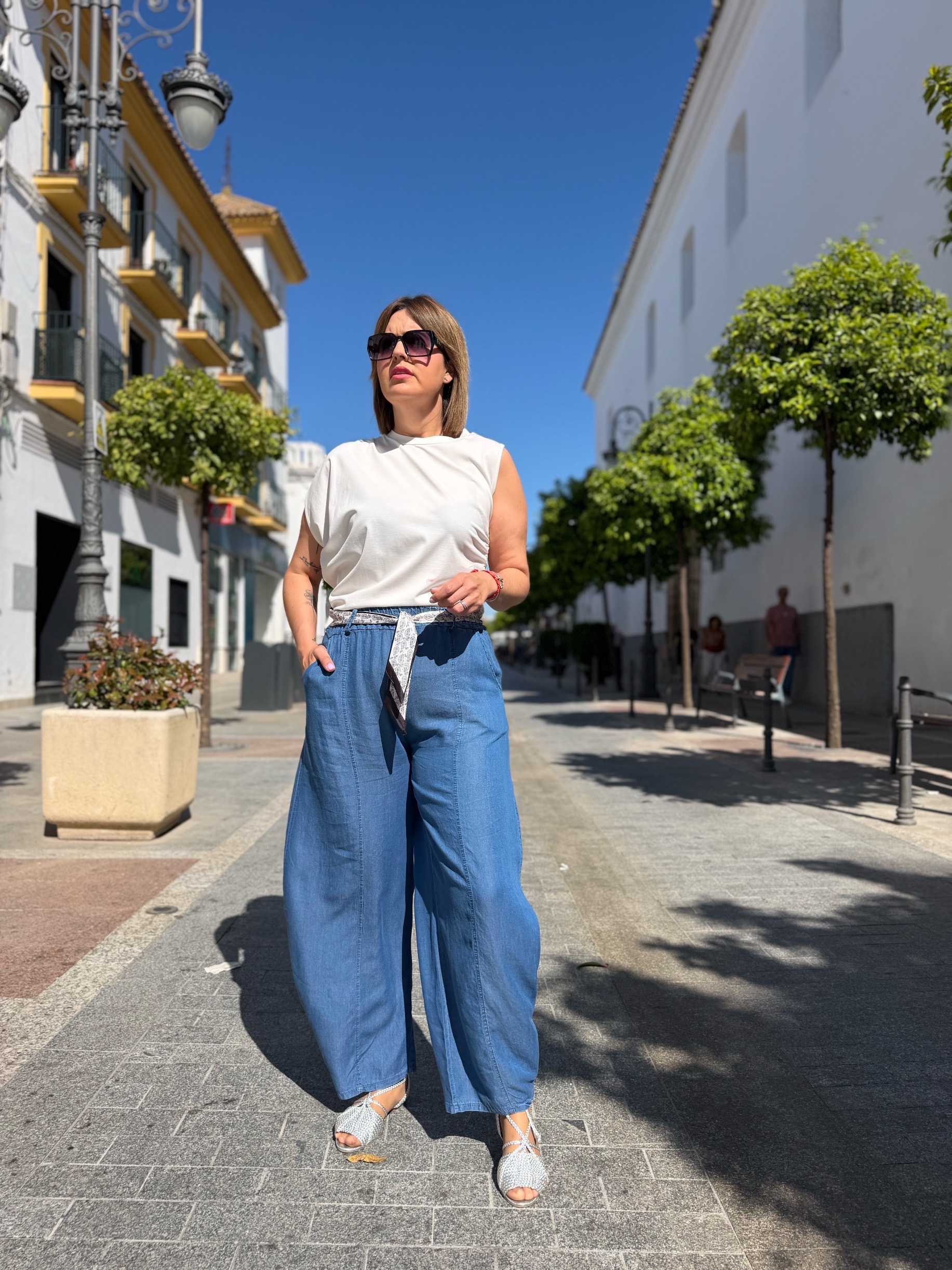 Pantalón relax fit denim. - Imagen 4