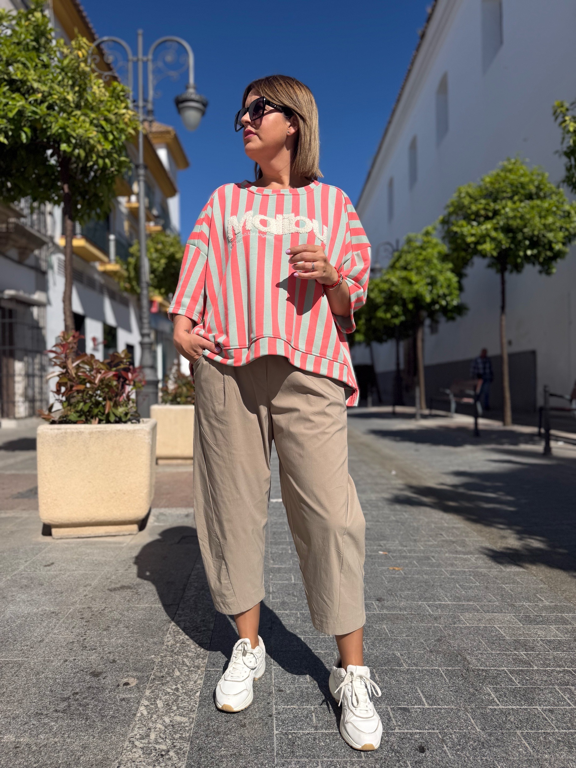 Antalón relax fit taupe. - Imagen 3