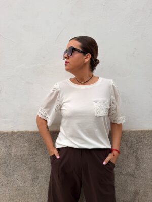 Camiseta Easy bordados.