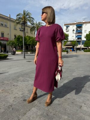 Vestido cuello tachuelas berengena.