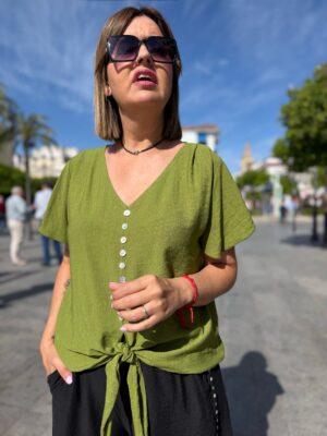 Top botones lazo verde.