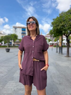 Conjunto lino raya diplomática berengena.