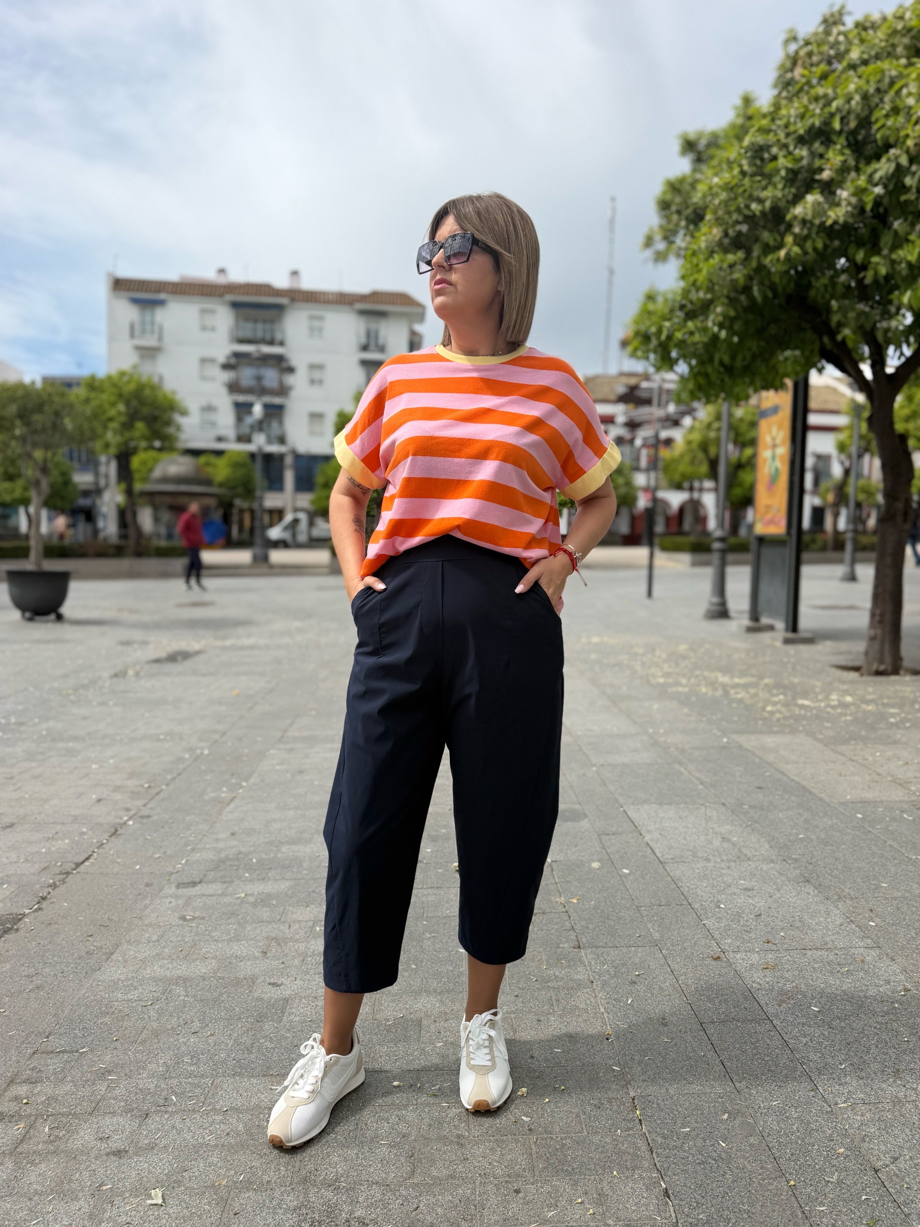 Pantalón relax fit marino. - Imagen 4