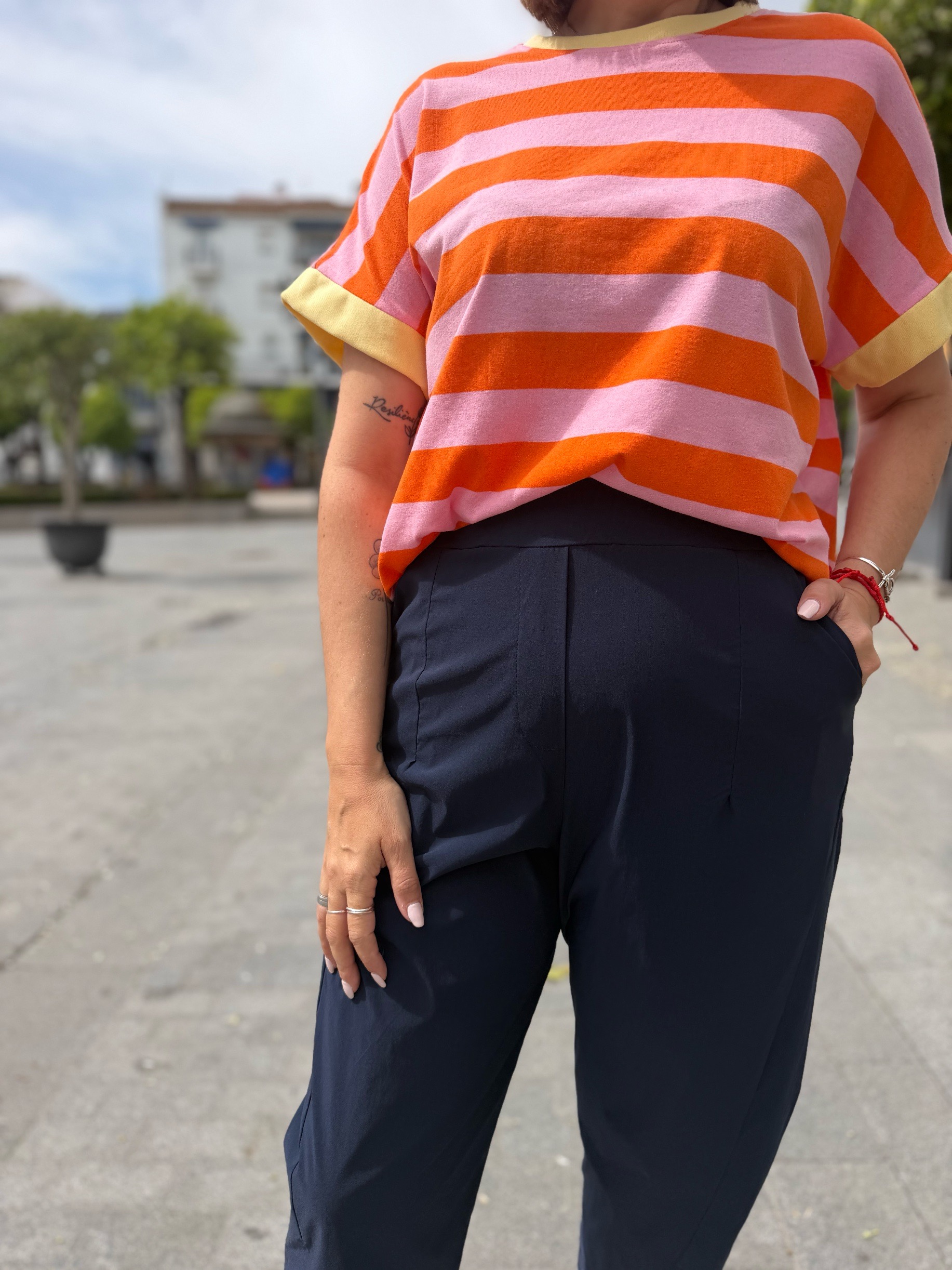 Pantalón relax fit marino. - Imagen 2