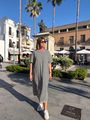 Vestido Capri relax blanco-marino.