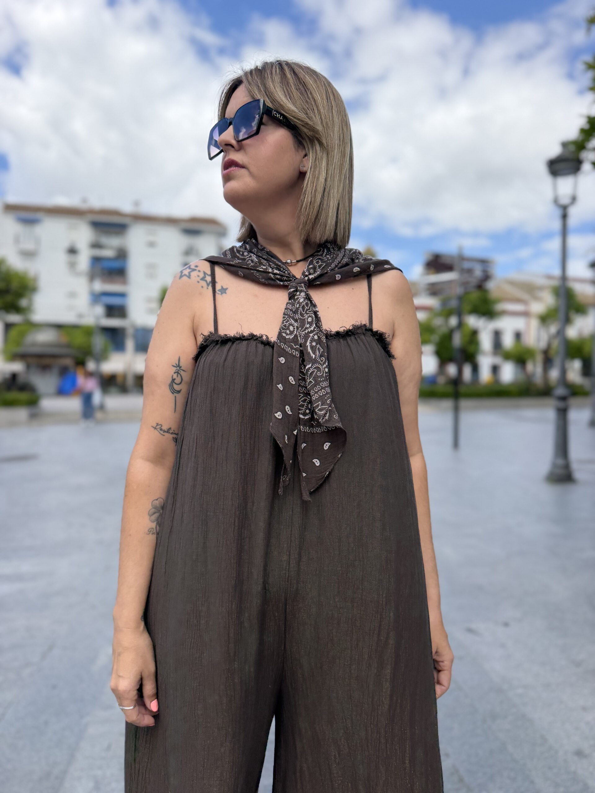 Mono bambula con pañuelo chocolate. - Imagen 2