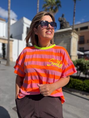 Camiseta Smile naranja-rosa.