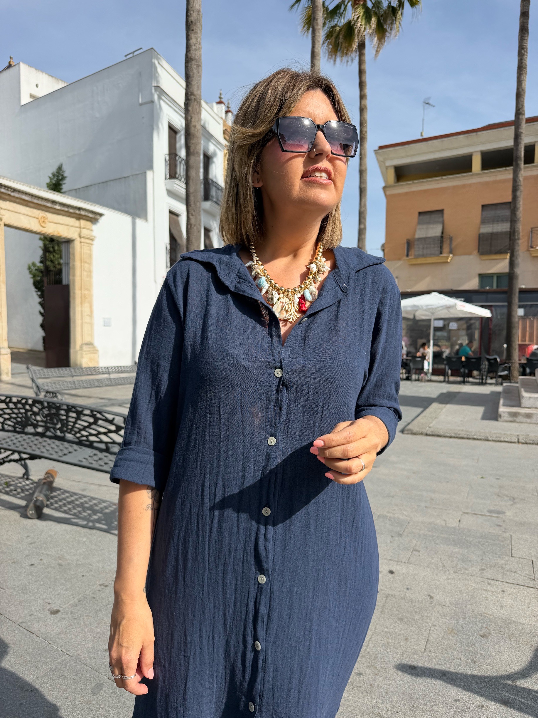 Vestido camisero largo de lino marino. - Imagen 2