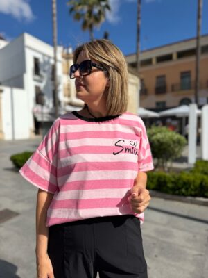 Camiseta Smile rosas.