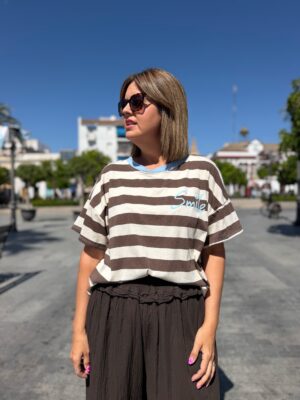 Camiseta Smile beige marrón.