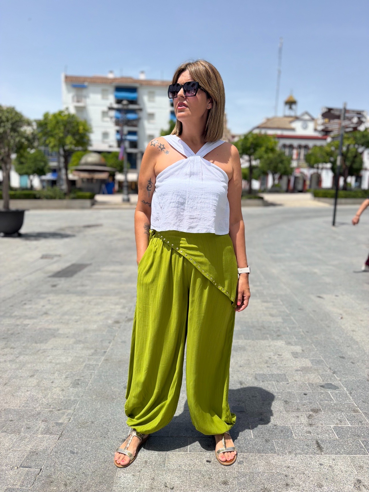 Pantalón balón pañuelo tachuelas verde. - Imagen 4