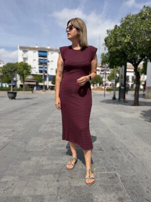 Vestido mil rayas naranja-burdeos.