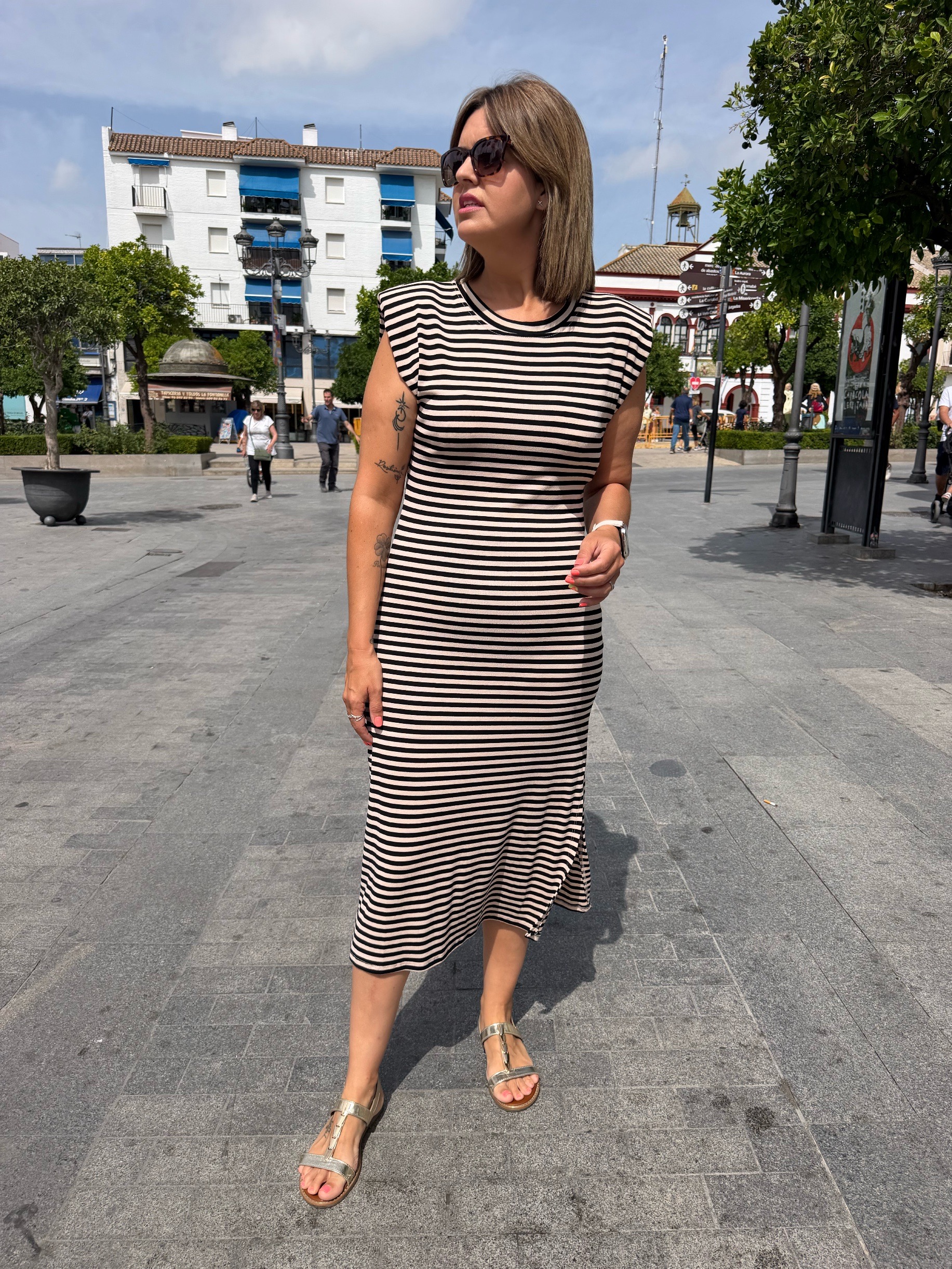 Vestido mil rayas beige negro. - Imagen 3