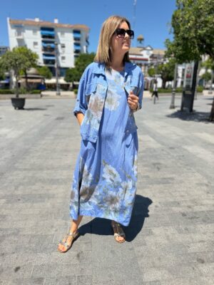 Conjunto tropical vestido+bomber celeste.