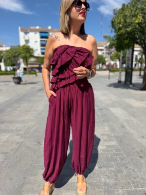 Conjunto Laura burdeos.