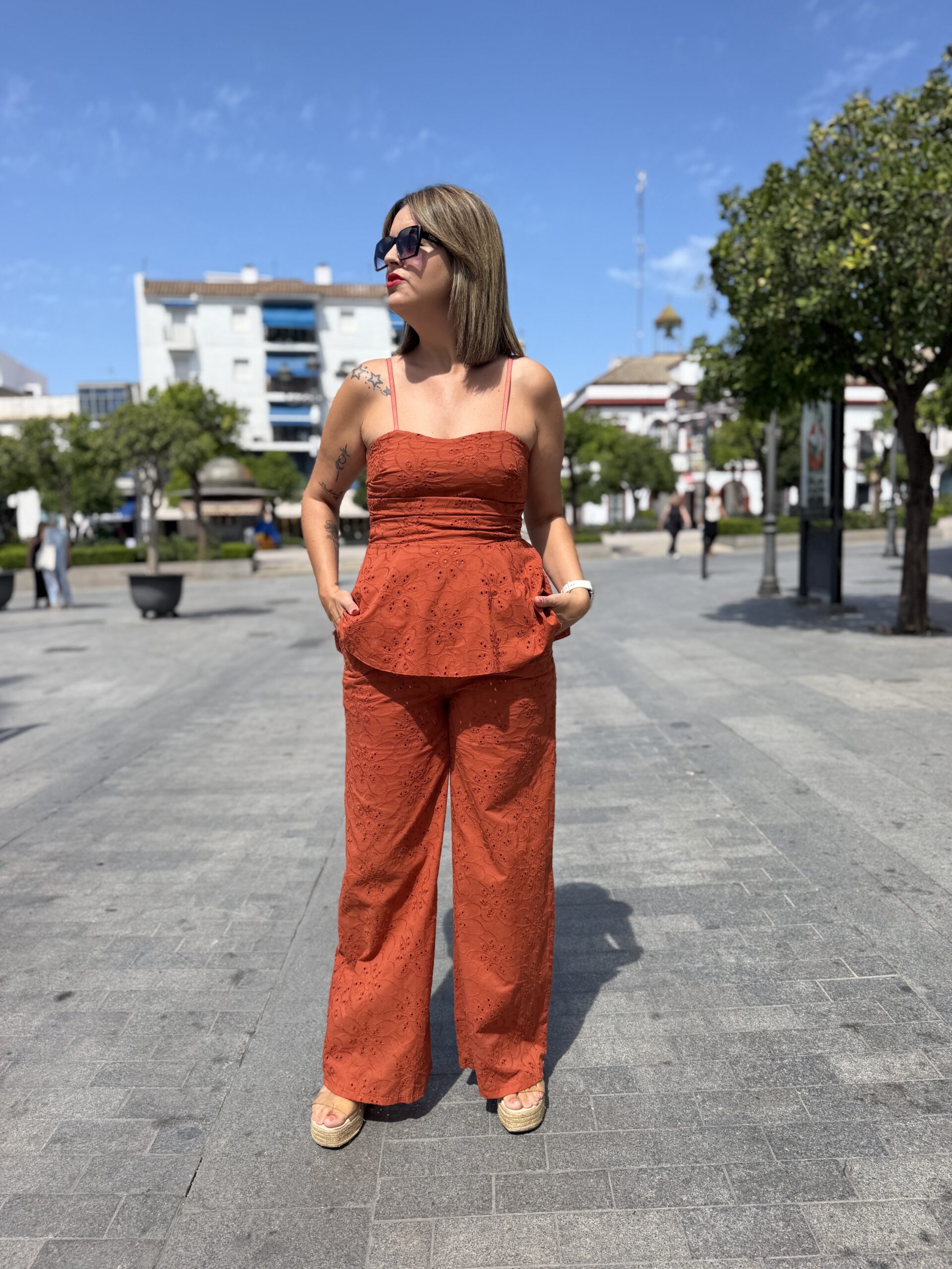 Conjunto Leila teja. - Imagen 4