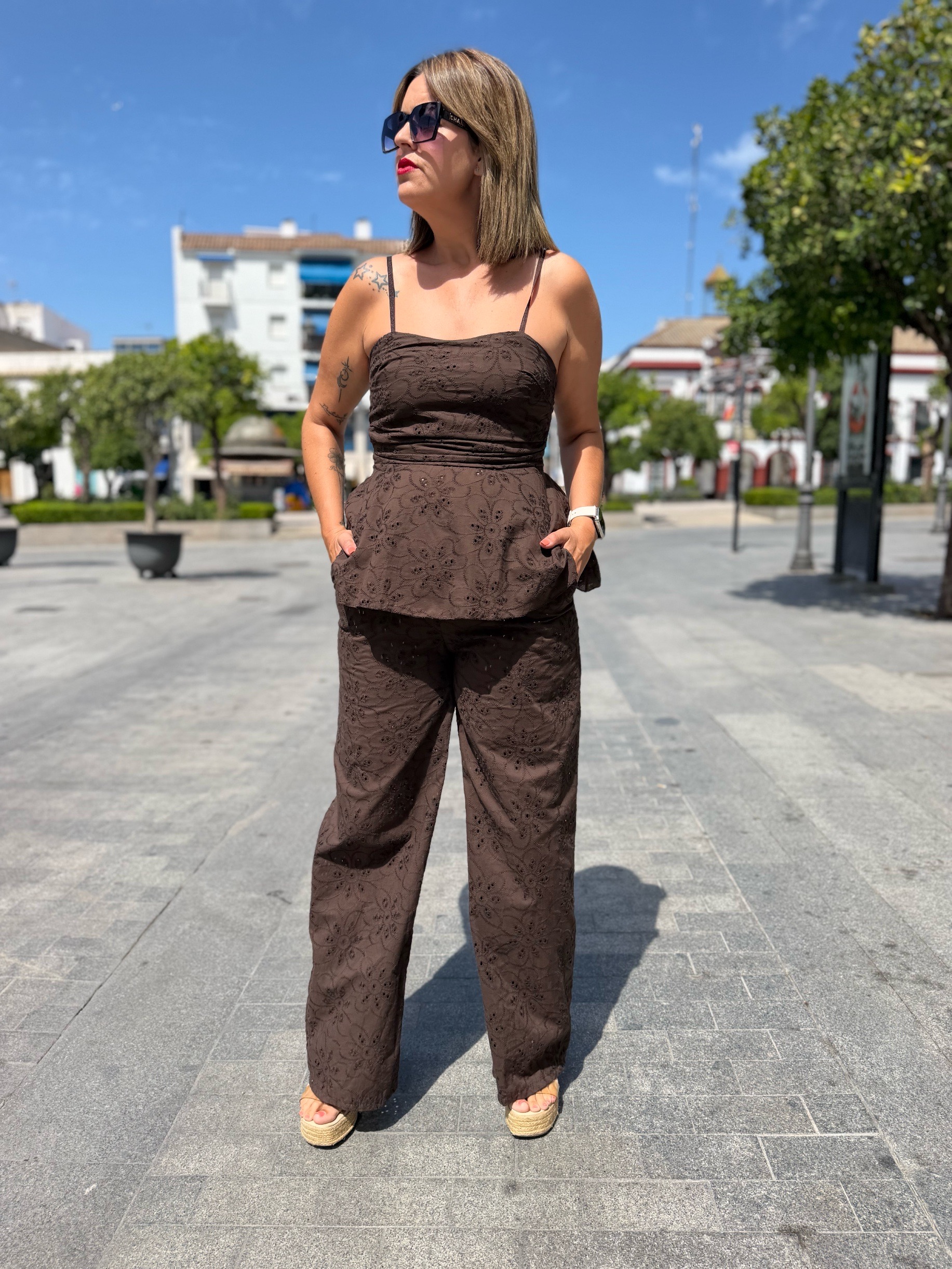 Conjunto Leila chocolate.