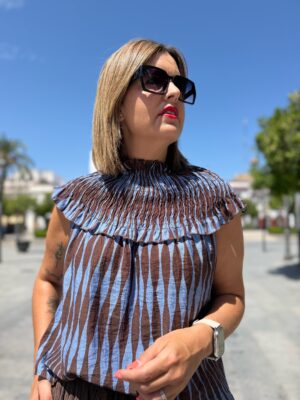 Top Venecia celeste-chocolate.