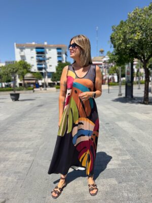 Vestido tropical negro.