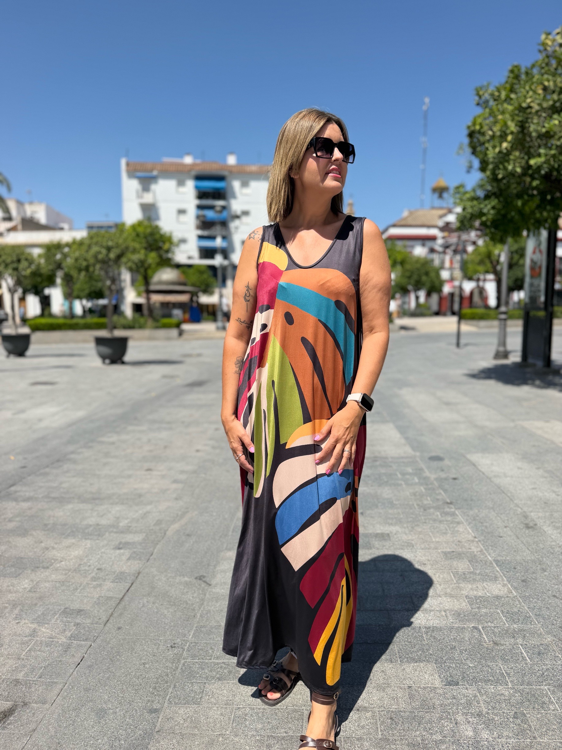 Vestido tropical negro. - Imagen 2