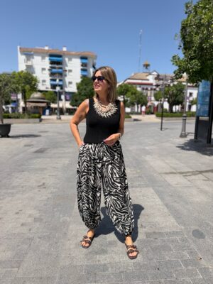 Pantalón balón animal print cebra.