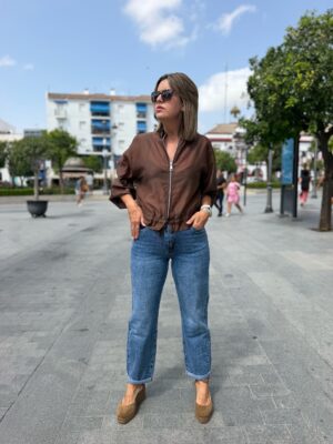 Bomber básica chocolate.