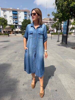 Vestido camisero denim.